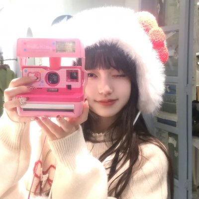 狐狸躲进洞